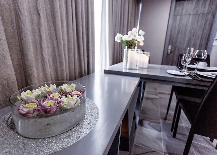 Damrei & 5* Siem Reap