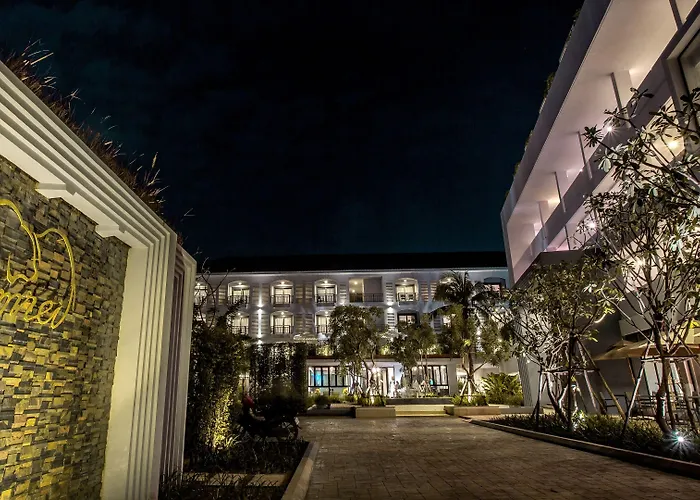 Damrei & 5* Siem Reap