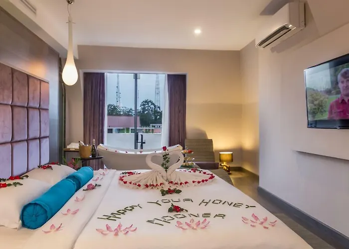 Damrei & 5* Siem Reap
